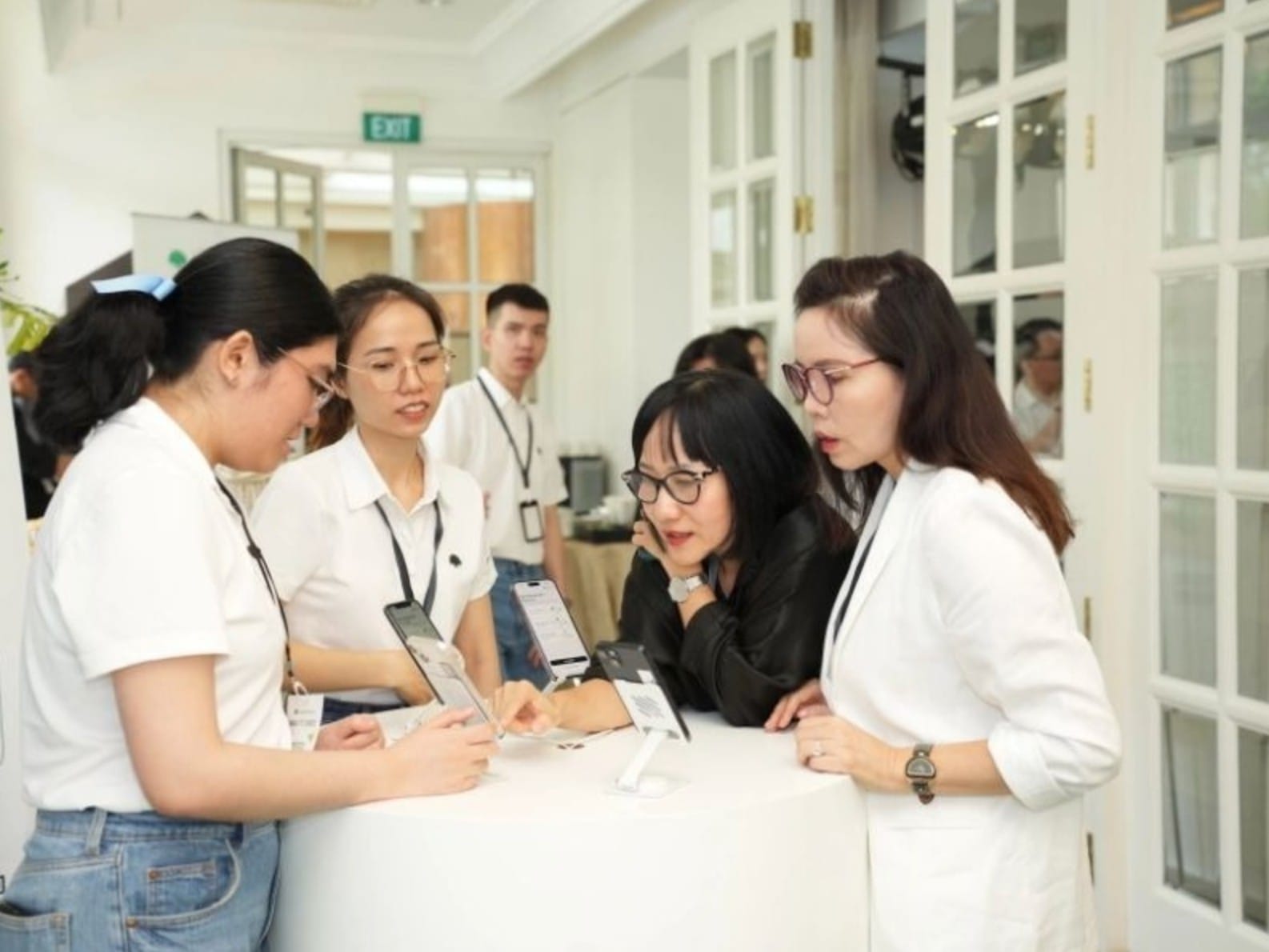 Điều kiện vay tiêu dùng tại Cathay United Bank: tuổi từ 22–55, thu nhập tối thiểu 4 triệu/tháng, CCCD gắn chip, điện thoại NFC và tài khoản ngân hàng.