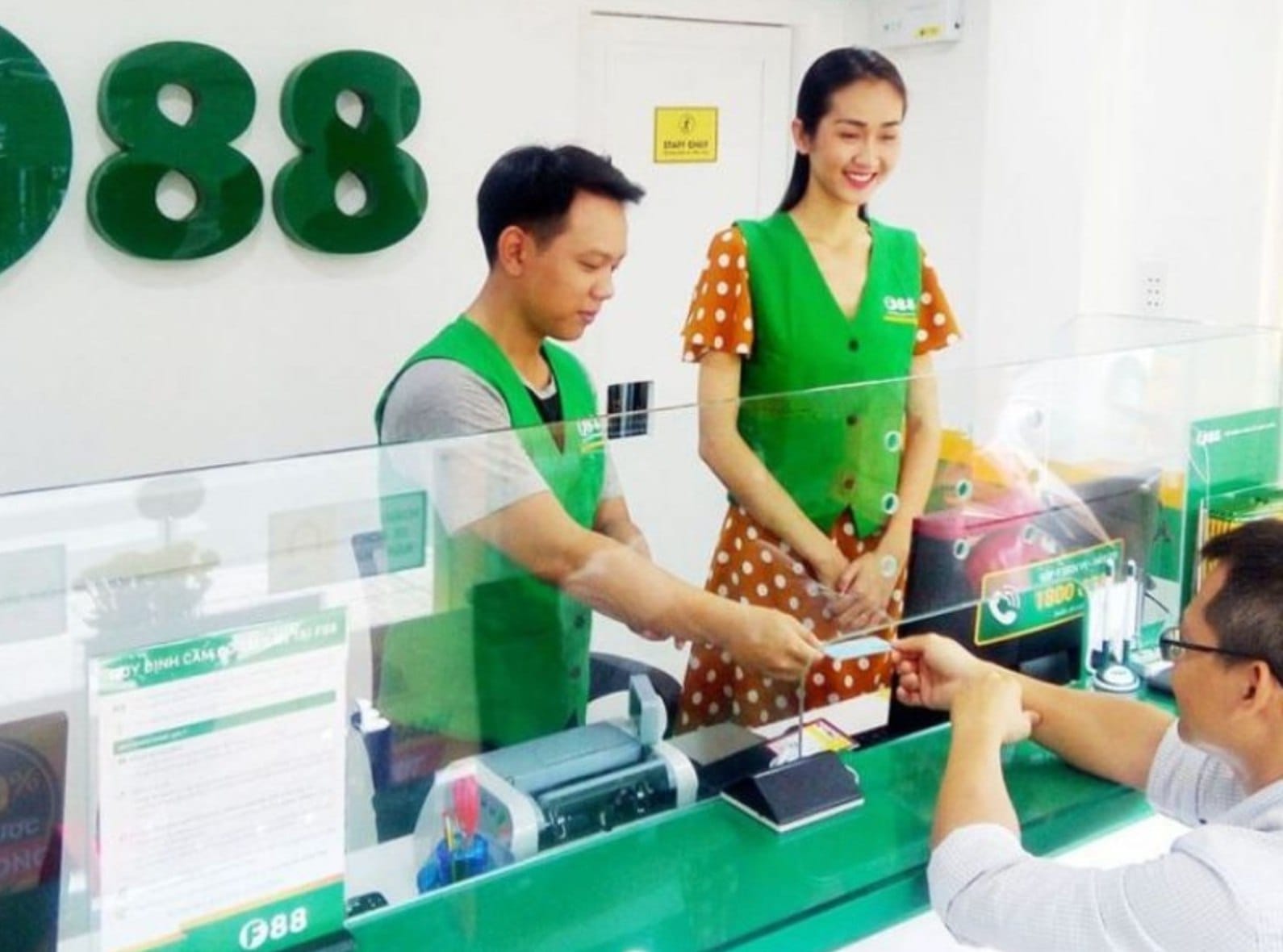 Bước 4 F88 thẩm định cavet xe và đưa ra hạn mức vay phù hợp cho khách hàng