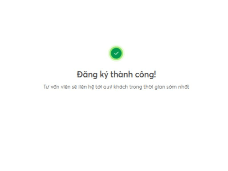 Nhân viên FE Credit tư vấn và xác nhận hồ sơ vay tiền qua điện thoại với khách hàng