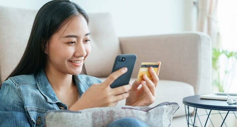 Nên quản lý chi tiêu bằng công cụ theo dõi